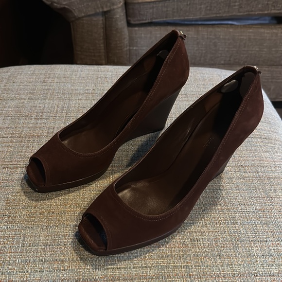 Women’s banana republic size 8.5 suede shoes - Picture 2 of 4